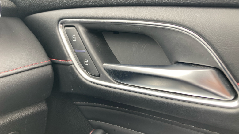 MG HS 1.5 T-GDI Trophy 5dr DCT Petrol Hatchback